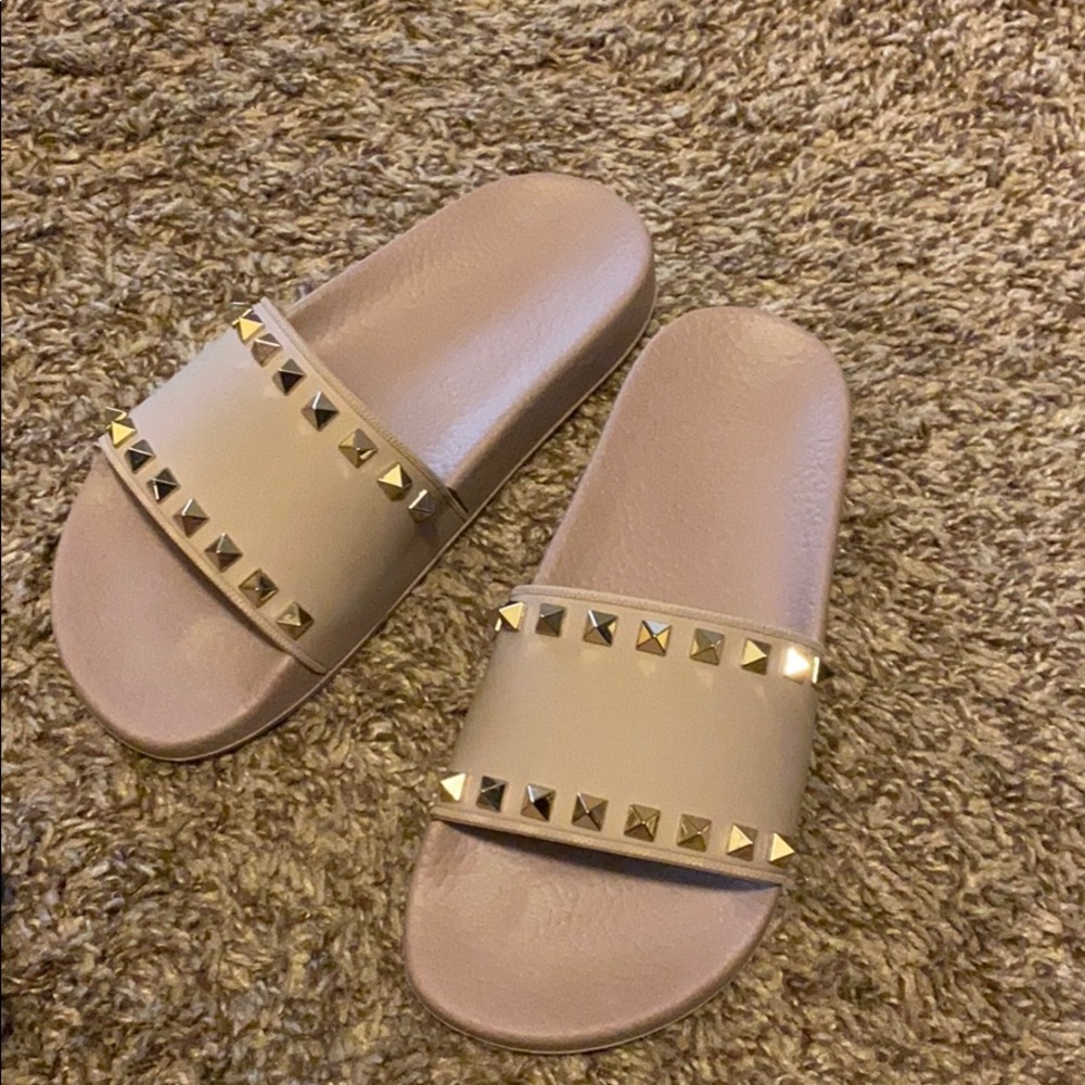 Valentino Slides